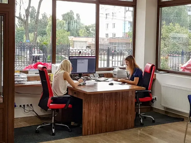 Контакты